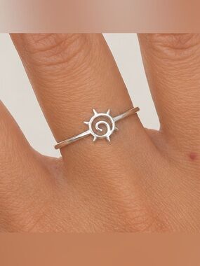 Sterling silver sun spiral ring size 8,9